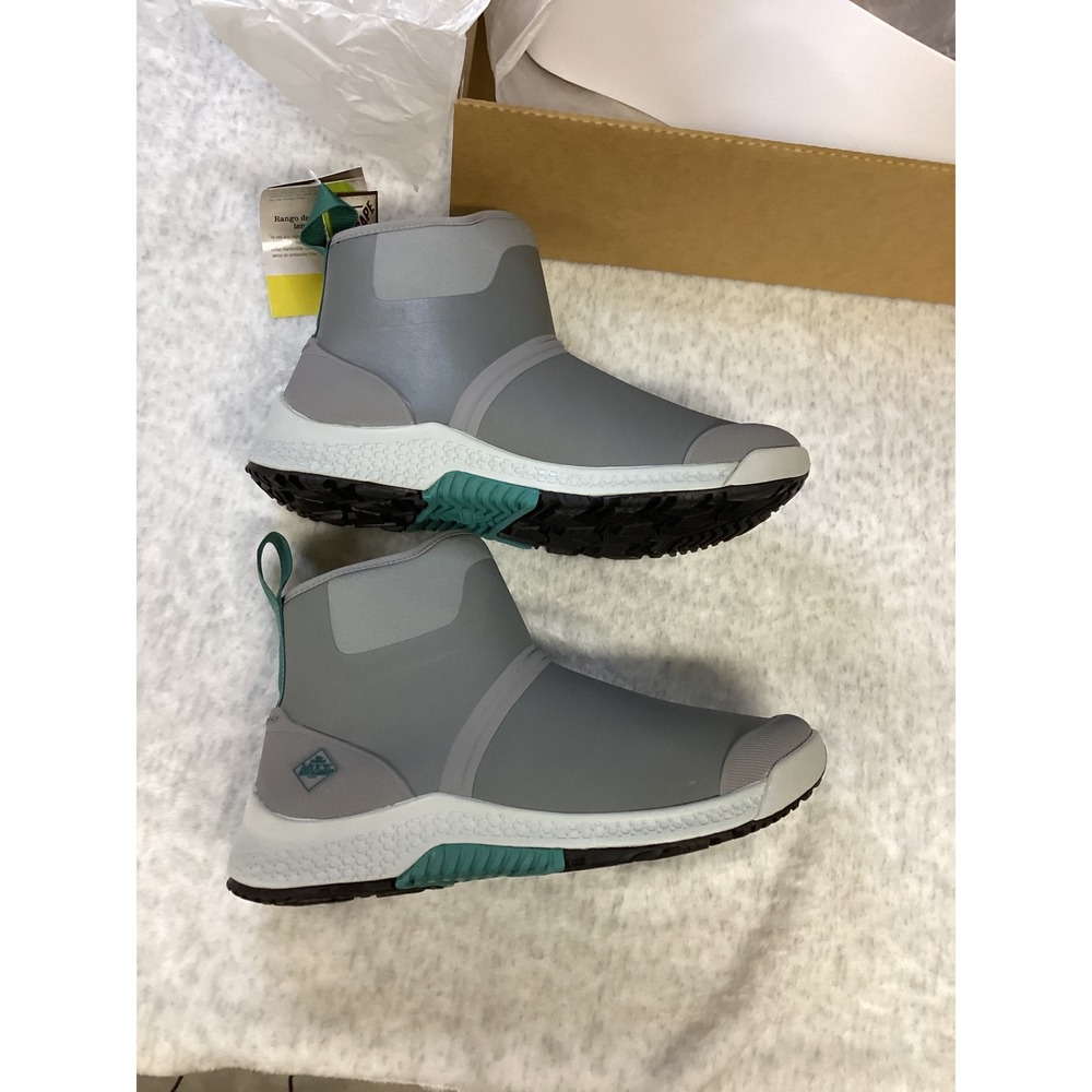 Muck Boot Company Women Outscape Chelsea Gray Waterproof Boots OSCW-101 Size 10